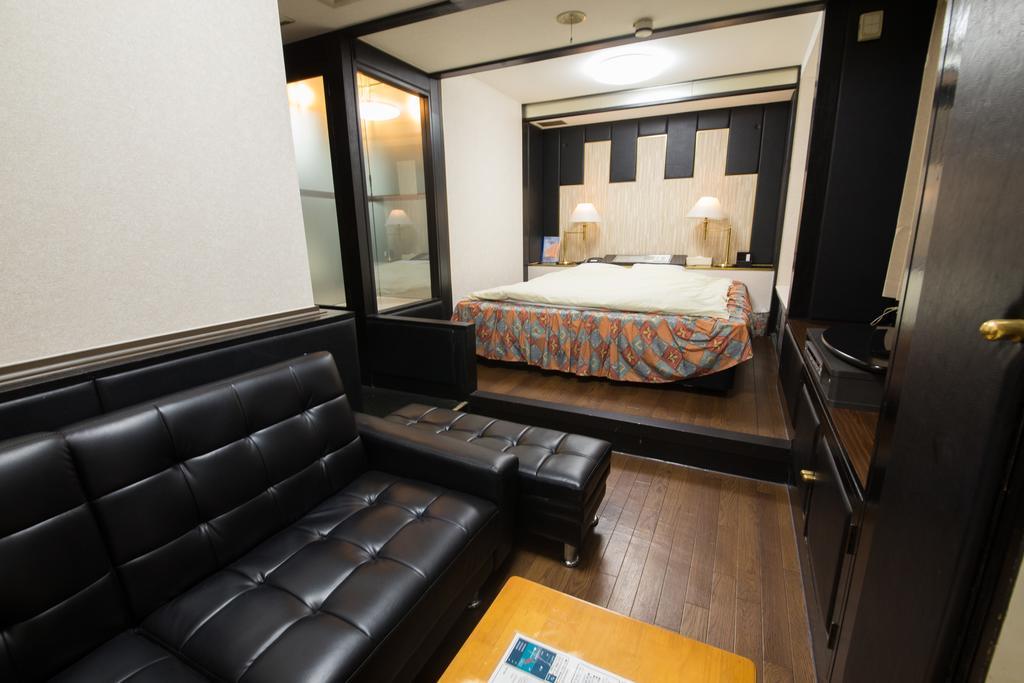 Hotel Candy Hall (Adults Only) أوساكا المظهر الخارجي الصورة