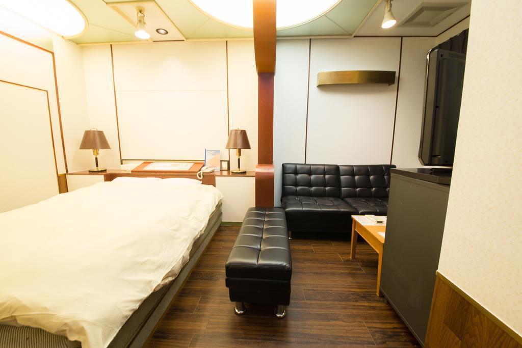 Hotel Candy Hall (Adults Only) أوساكا المظهر الخارجي الصورة