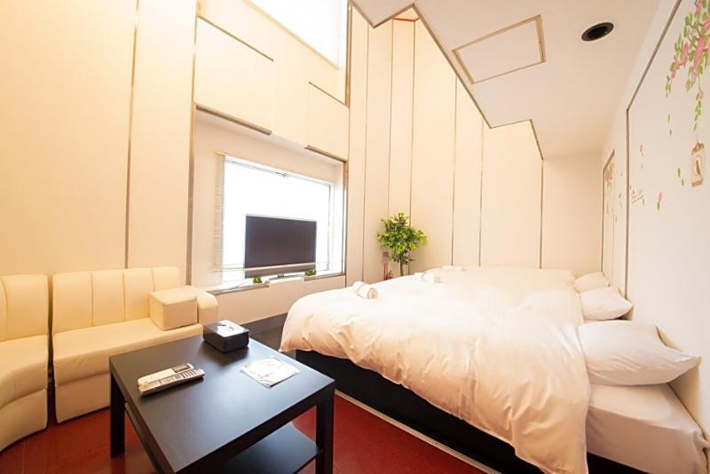 Hotel Candy Hall (Adults Only) أوساكا المظهر الخارجي الصورة